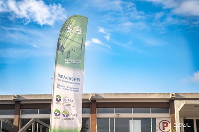 REACTIVE_publi_recordBreakingStorm_conf